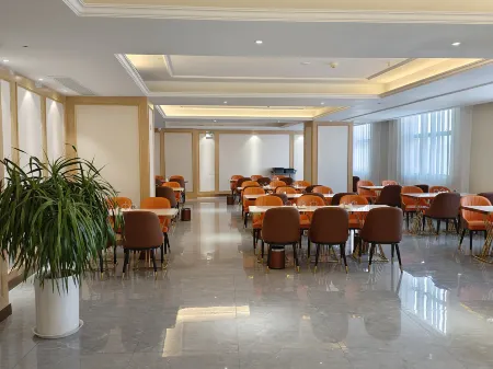 Vienna Hotel (Suining Central Street East Ring Island Branch) Отели в г. Суйнин