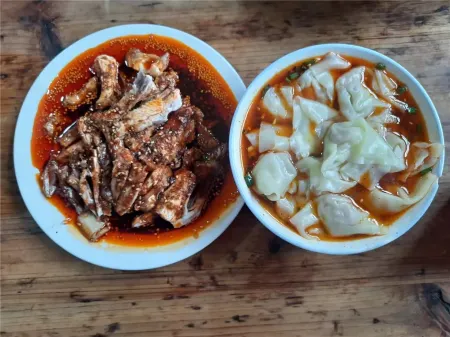 Tianquanjuncheng Hotel Отели рядом с достопримечательностью «Red Army Long Memorial Hall»