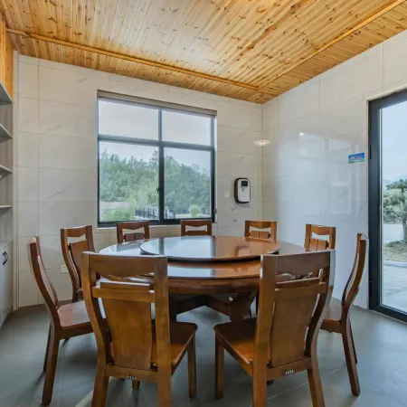 One Mountain and One House · Starry Sky Pool · Bamboo Forest Holiday Parent-child Beauty Su
