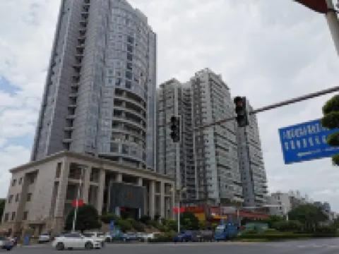 Yunlou Xin Nest Capsule Hotel Private Honey Cabin Hostel (Guilin North Station)