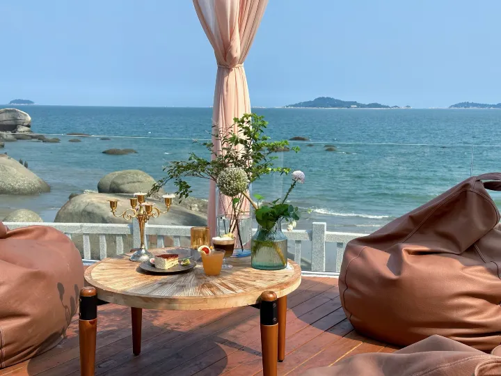 Warmness Sea-view Holiday Villa