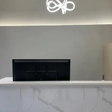 Yangshi Hotel (Hangzhou West Lake Fengqi Road Metro Station)