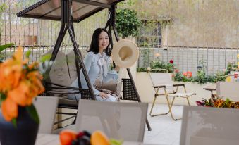 Floral Hotel·Shiguang'an Love · Hotel  (Qinghuiyuan Branch, Daliang Zhonglou Subway Station)