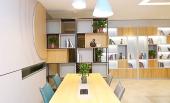 Home Inn (Weihai Kunming Road Tourist Dock Weigao Plaza)