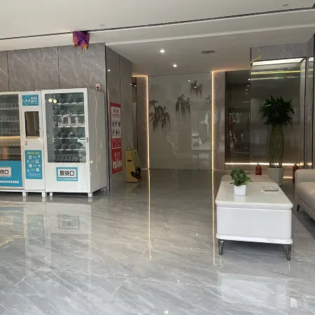 Luoshan Xinrong Garden Hotel