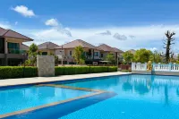 Pattaya Venice Townhouse 3 Bedroom Pool Villa【Near the Floating Market + supermarket at the door 】