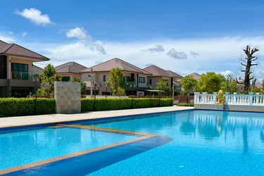 รูปภาพของพัทยา เวนิส วิลล่าสามห้องนอนแบบขั้นบันได