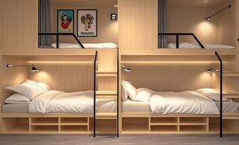 Aubrey   Youth Hostel(guanqian and pingjiang street)