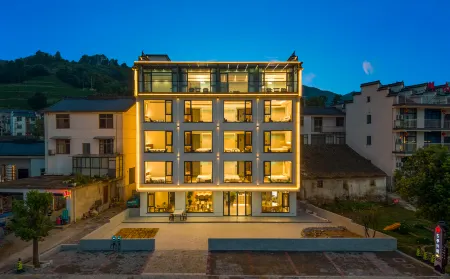 Huangshan East Pavilion Companion Residence· Waterscape Holiday Homestay (Taiping Lake Scenic Area) Отели рядом с достопримечательностью «Dongtianwan Scenic Spot»