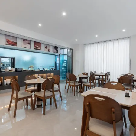 Changhui Hotel