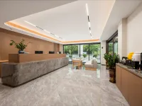 禧悅美居飯店（深圳北站地鐵站店） 白石龙附近的飯店