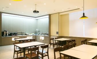 HanTing Hotel (Changchun Jingyue Changying Century City)
