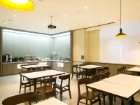 HanTing Hotel (Changchun Jingyue Changying Century City)