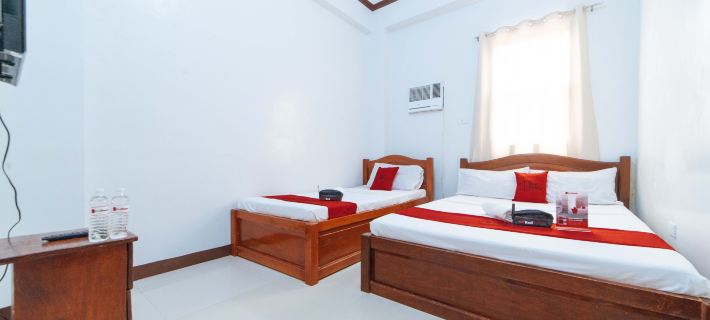 RedDoorz @ D Maagma Street Hotels in Aklan