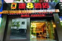 Super 8 Hotel (Panzhihua Central Plaza Yinjianghu Park) Hotels in Bingcaogang