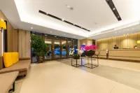 Homeinn Plus Hotel (Anshun Huangguoshu Avenue Xintiandi)
