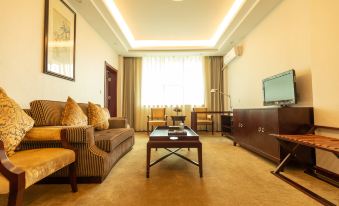 Wudang Huihe Hotel (Entrance store of Wudang Mountain Scenic Area)