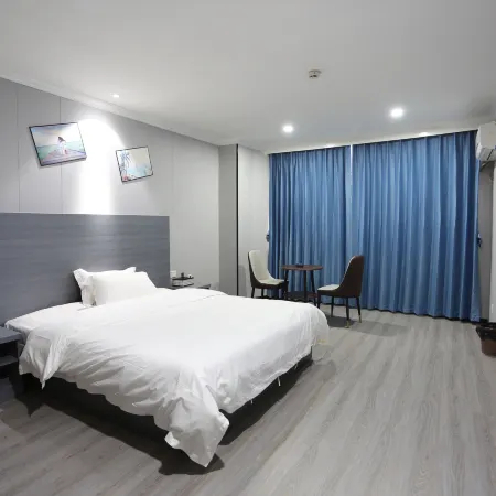 Nuosheng Business Hotel (Ninghai Xingning Middle Road)