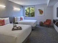 Hotel Mariposa Hotels near Beverly Park