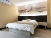 Jiangmen Huayue Boutique Apartment (Jiangmen East Station Branch) - Condos