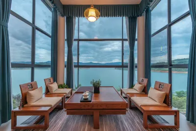 One hill and  one inn Hotels near Phoenix Island Resort on Dongjiang Lake