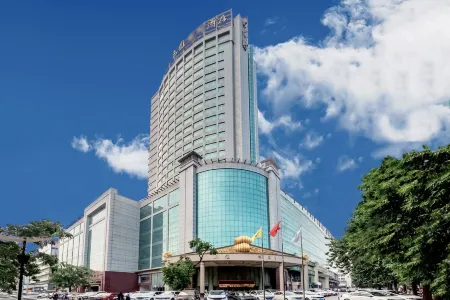 Days Hotel & Suites by Wyndham Jiaozuo Отели рядом с достопримечательностью «Jiaozuo University»