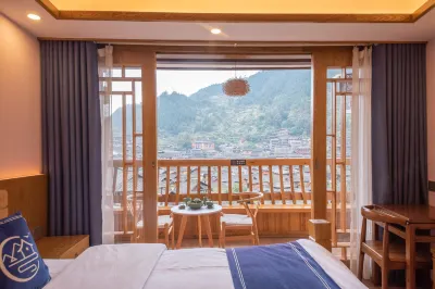 Banshan Jushe Panoramic beauty Hotels near Gage Ancient Alley