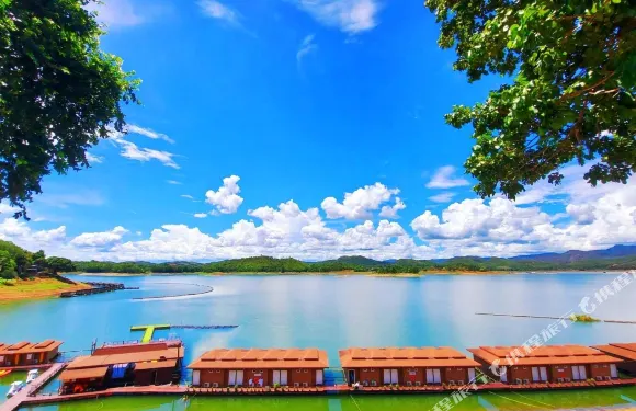 拉雅布里度假村