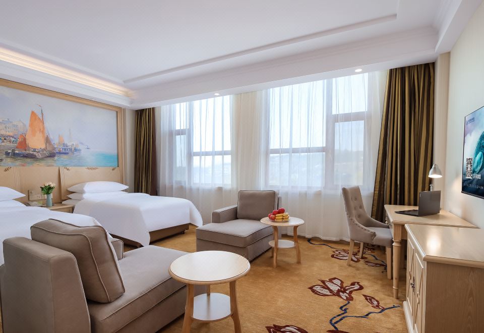 1. 비엔나 호텔 (..