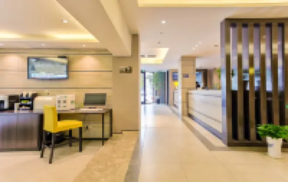 Homeinn Plus Hotels(North Square of Tianyi Pavilion Railway Station, Ningbo)