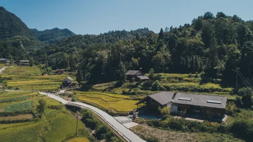 Yinjuxiangli Lushan B&B Hotels in Xishui