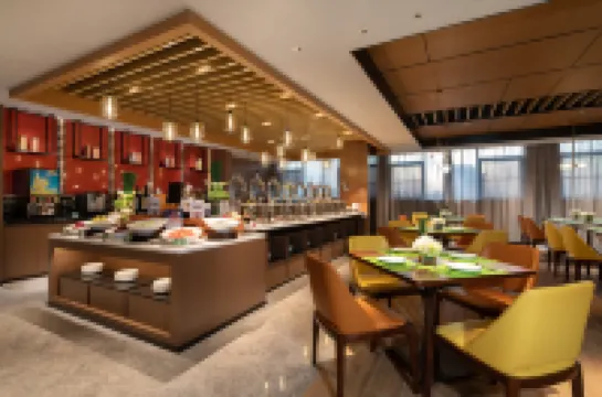 Hampton by Hilton Yangzhou East Railway Station Civic Center