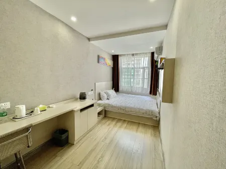 Jasmine Bloom INN Chain Hotel (Huanggang Normal University First Store) Отели рядом с достопримечательностью «Mechanical and Electronic Engineering Department of Huanggang Polytechnic College»