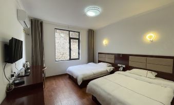 Siguniangshan Yiju Yunhong Hotel (Shuangqiaogou Scenic Area)