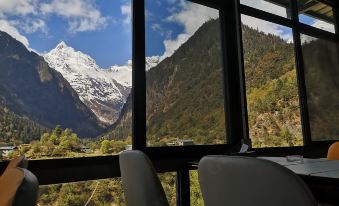 Yubeng impression boutique inn