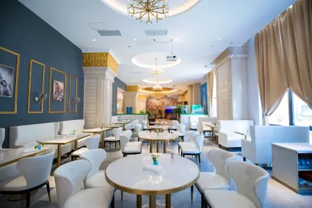 Vienna International Hotel (Shanghai Hongqiao National Exhibition and Convention Center Caohejing) Отели рядом с достопримечательностью «Nanfang Xiuxian Guangchang Taiwan Fengqing Street»