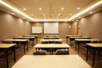 Homeinn · neo (Tonghua Yuhuangshan New Station Square) - 2 Sao