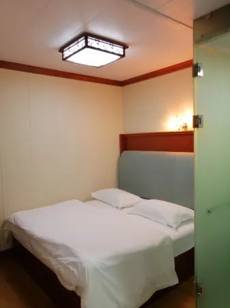 Port of Siam Hotel Отели в г. Мило