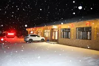 Snow Valley Snow's Fate Inn (China Snow Valley Scenic Spot) - con vistas a la montaña