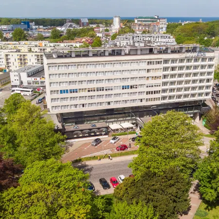 Hotel New Skanpol Отели рядом с достопримечательностью «Причал Колобжега»