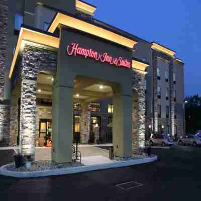 Hampton Inn & Suites by Hilton Stroudsburg Pocono Mountains Hotel Exterior