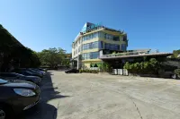 HanTing Hotel (Zhaoqing Qixingyan Scenic Area East Gate) - parking