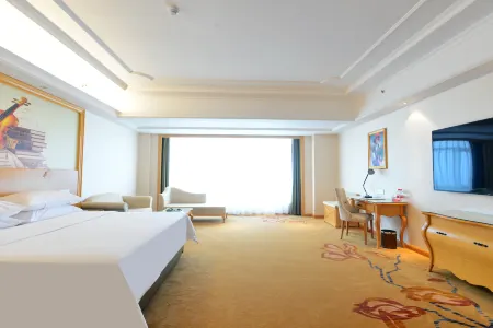 Vienna International Hotel (Huizhou Binhai Park Shop)