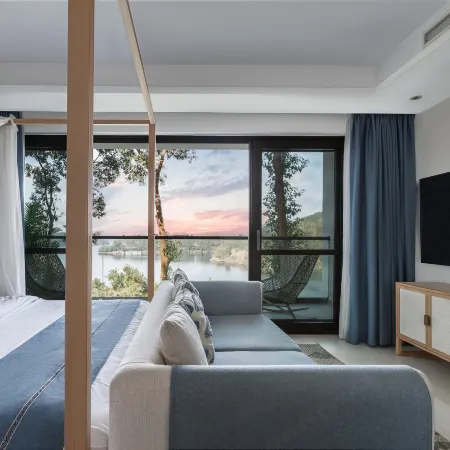 Hualing Villa · Lake View