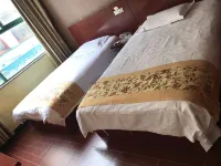 Wanzai Xincheng Business Hotel