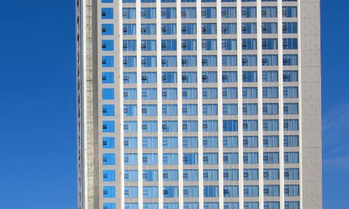 EAST LAKE HOLIDAY HOTEL