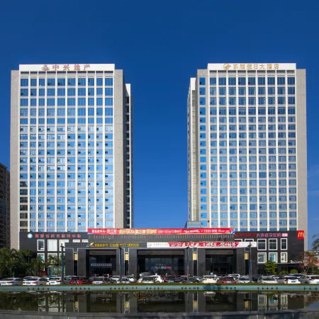 EAST LAKE HOLIDAY HOTEL