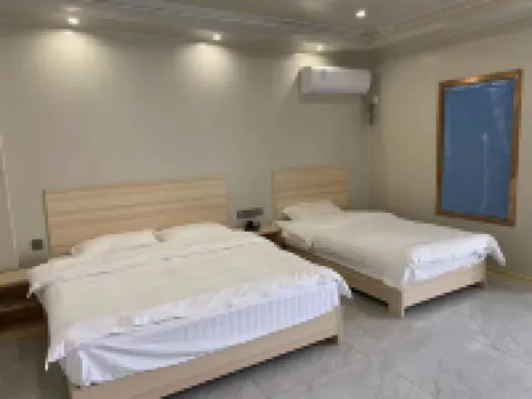 Carlson Business Hotel