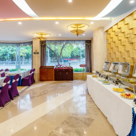 Jinting Chain. Via Boutique Hotel (Deyang Moore Shopping Plaza)