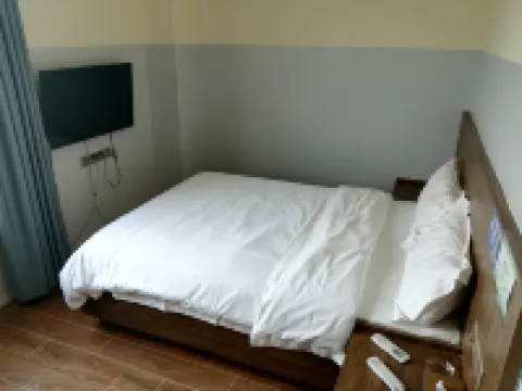 Leizhou Wuhu Apartment